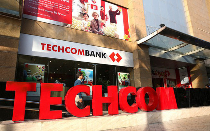 Dong-chu-Techcombank-in-hoa-dam-the-hien-su-manh-me-va-cam-ket-ve-chat-luong-dich-vu-1