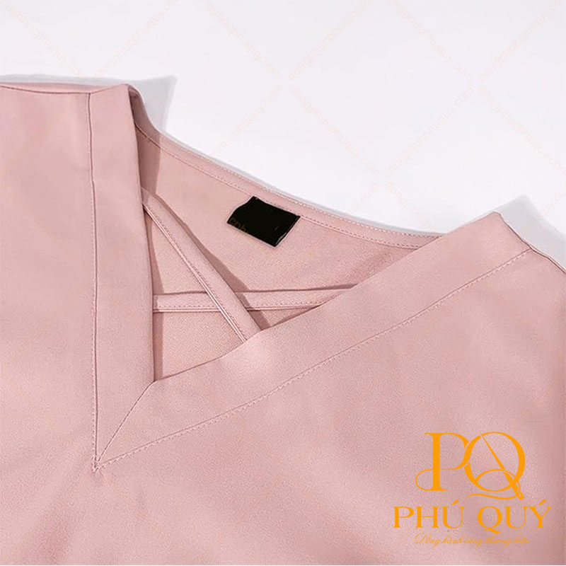 Mẫu áo đồng phục spa màu hồng đẹp, tôn da sáng, dáng đẹp