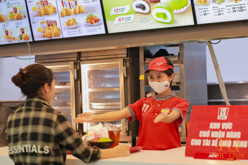 ao-kfc-tao-su-khac-biet