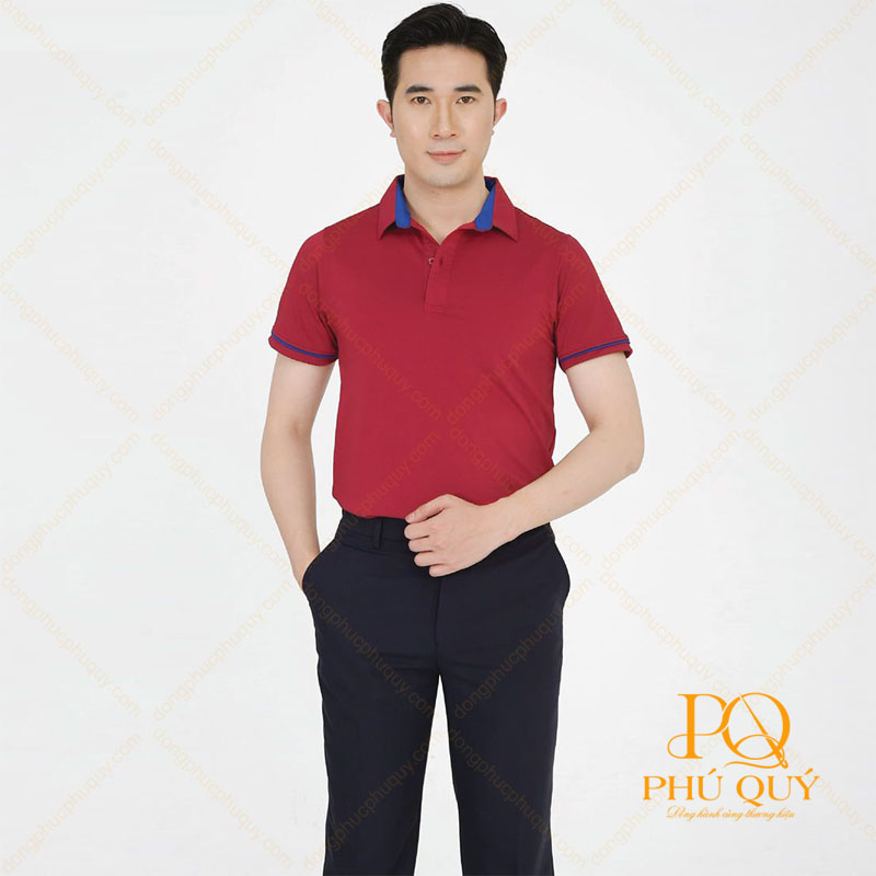 Áo thun đồng phục công sở nam màu đỏ kết hợp quần tây trẻ trung, chuyên nghiệp