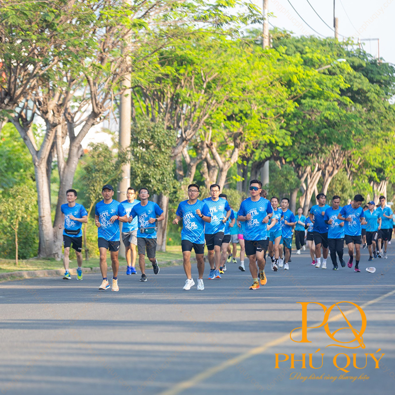 Áo thun sự kiện thể thao Kick-Off Happy Feet PQ11