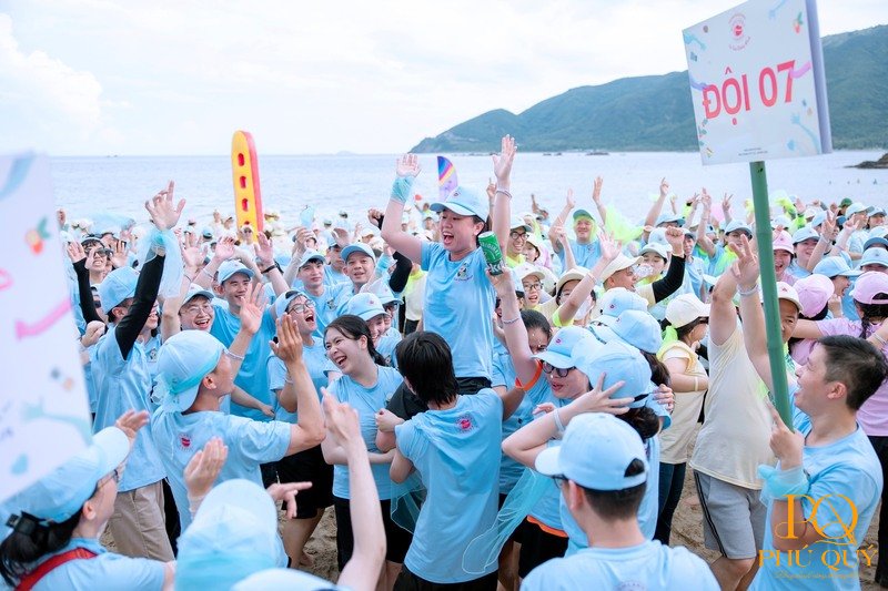 dong-phuc-hoat-dong-ngoai-troi