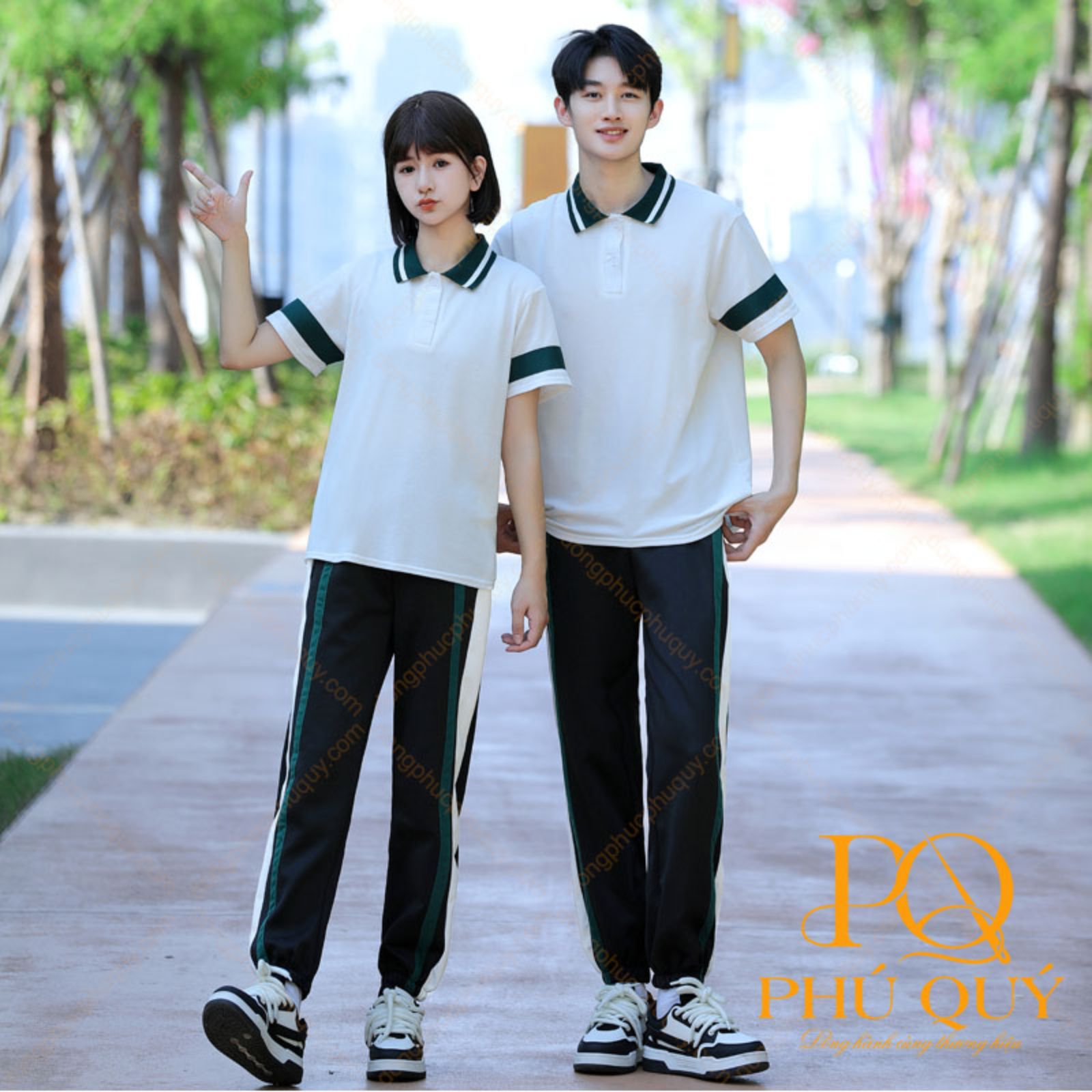 Đồng phục học sinh thể thao viền đen bản lớn tại Phú Quý