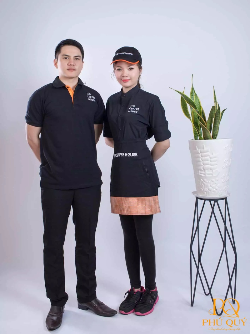 Dong-phuc-mau-den-cua-The-Coffee-House