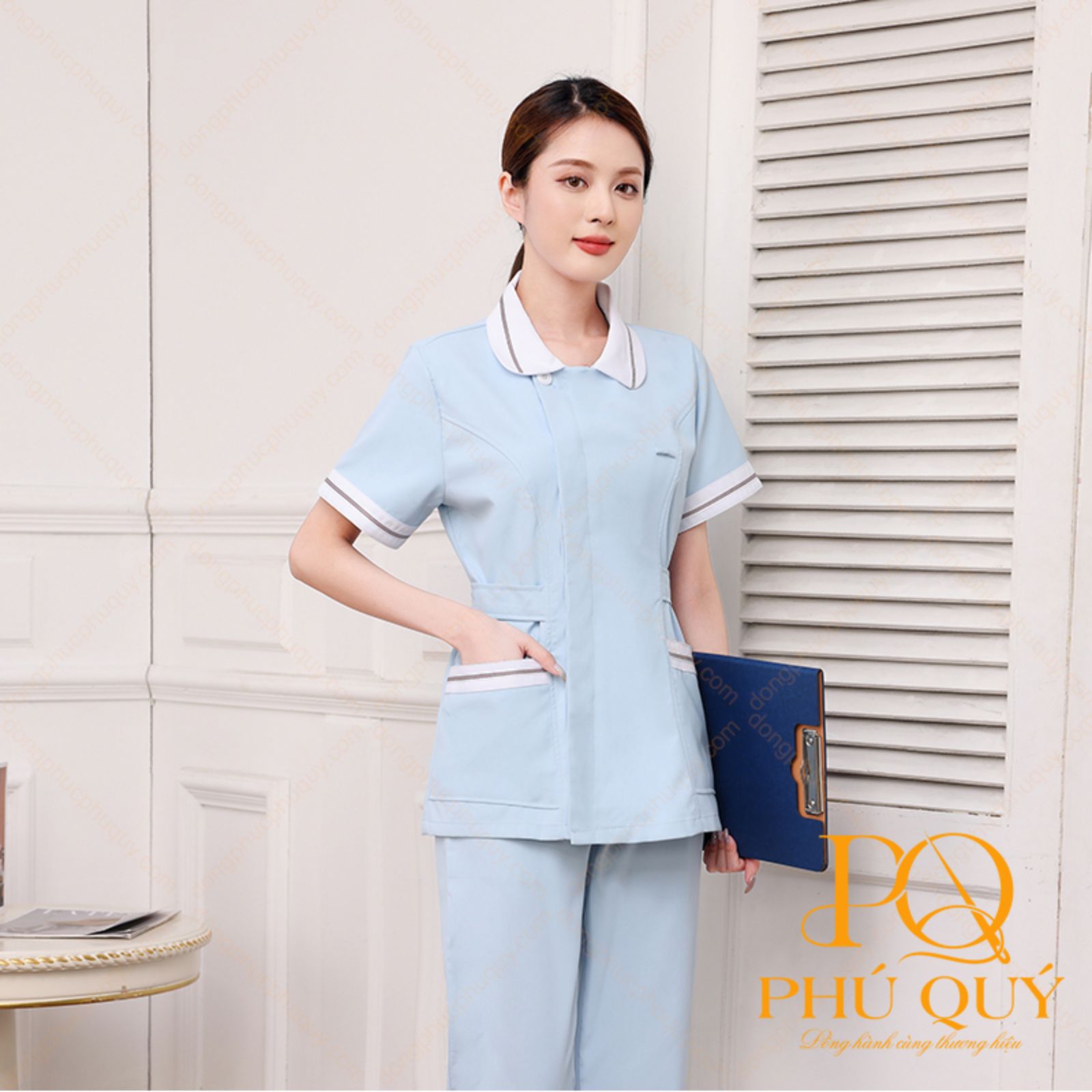 Đồng phục y tá cổ tai bèo