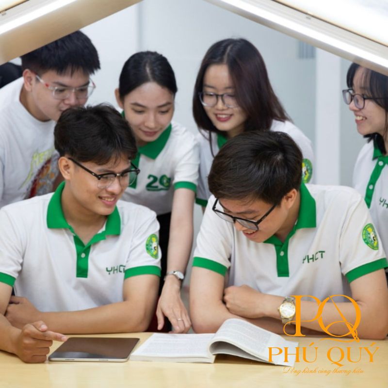 Mẫu đồng phục thể dục màu xanh lá cho sinh viên Đại học Y Phạm Ngọc Thạch