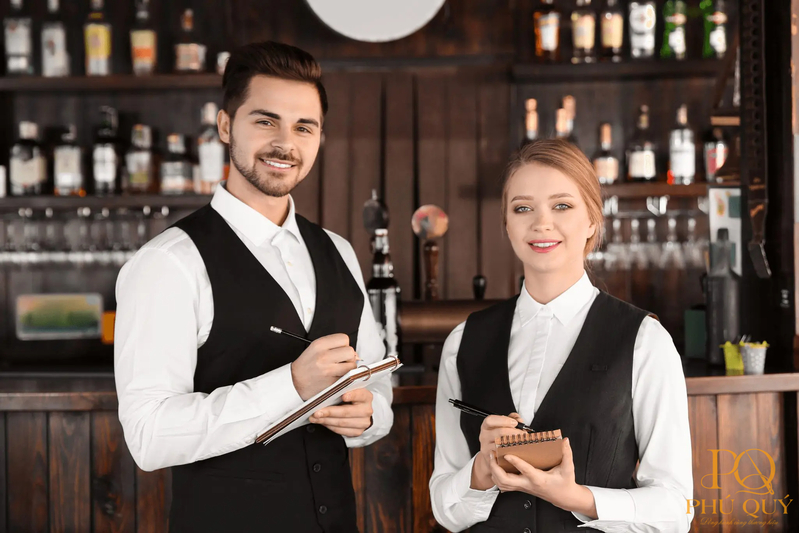mẫu quần áo đồng phục nhà hàng sang trọng