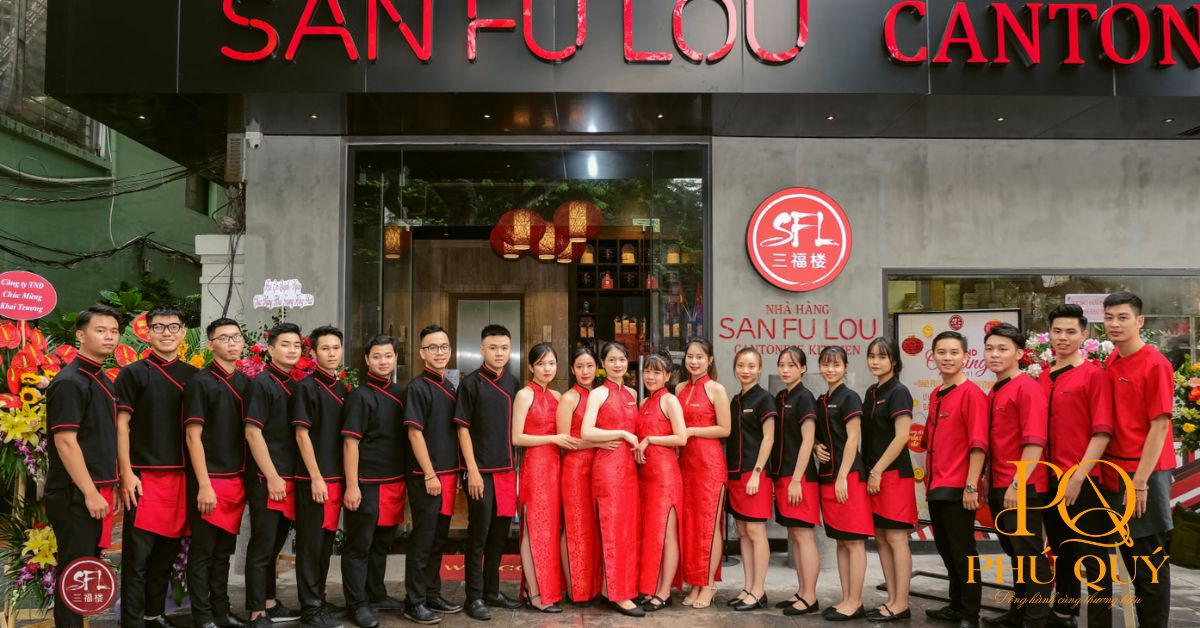 may đồng phục nhà hàng Trung Hoa màu đỏ rực rỡ