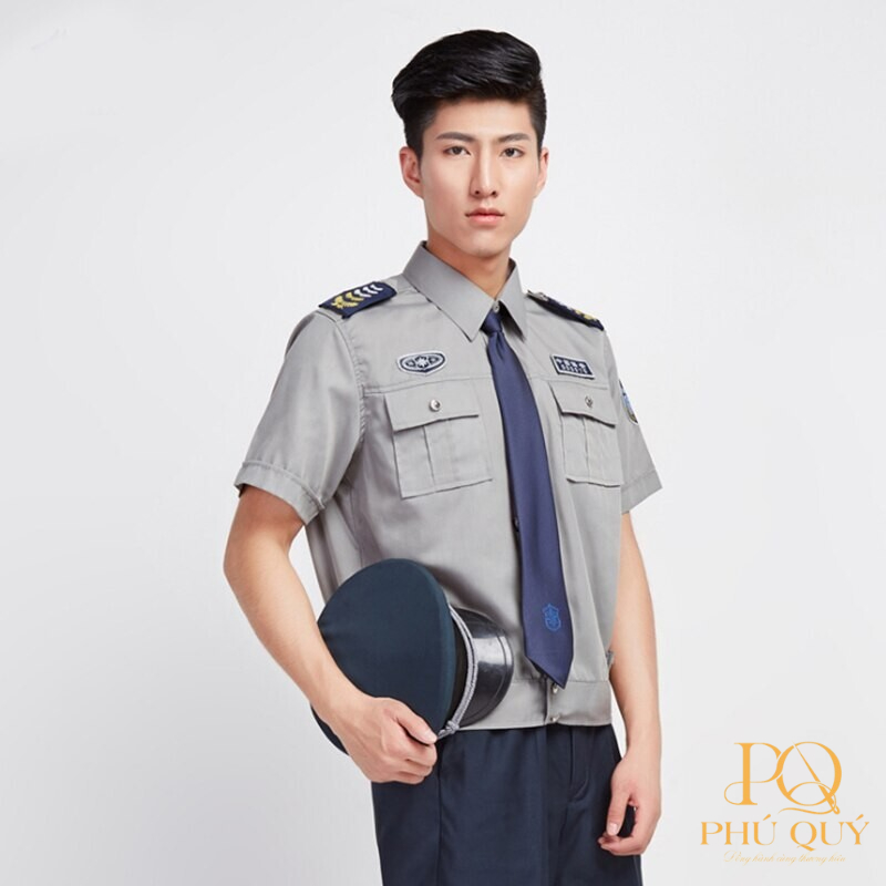 Đồ bảo vệ giúp nhân viên màu xám