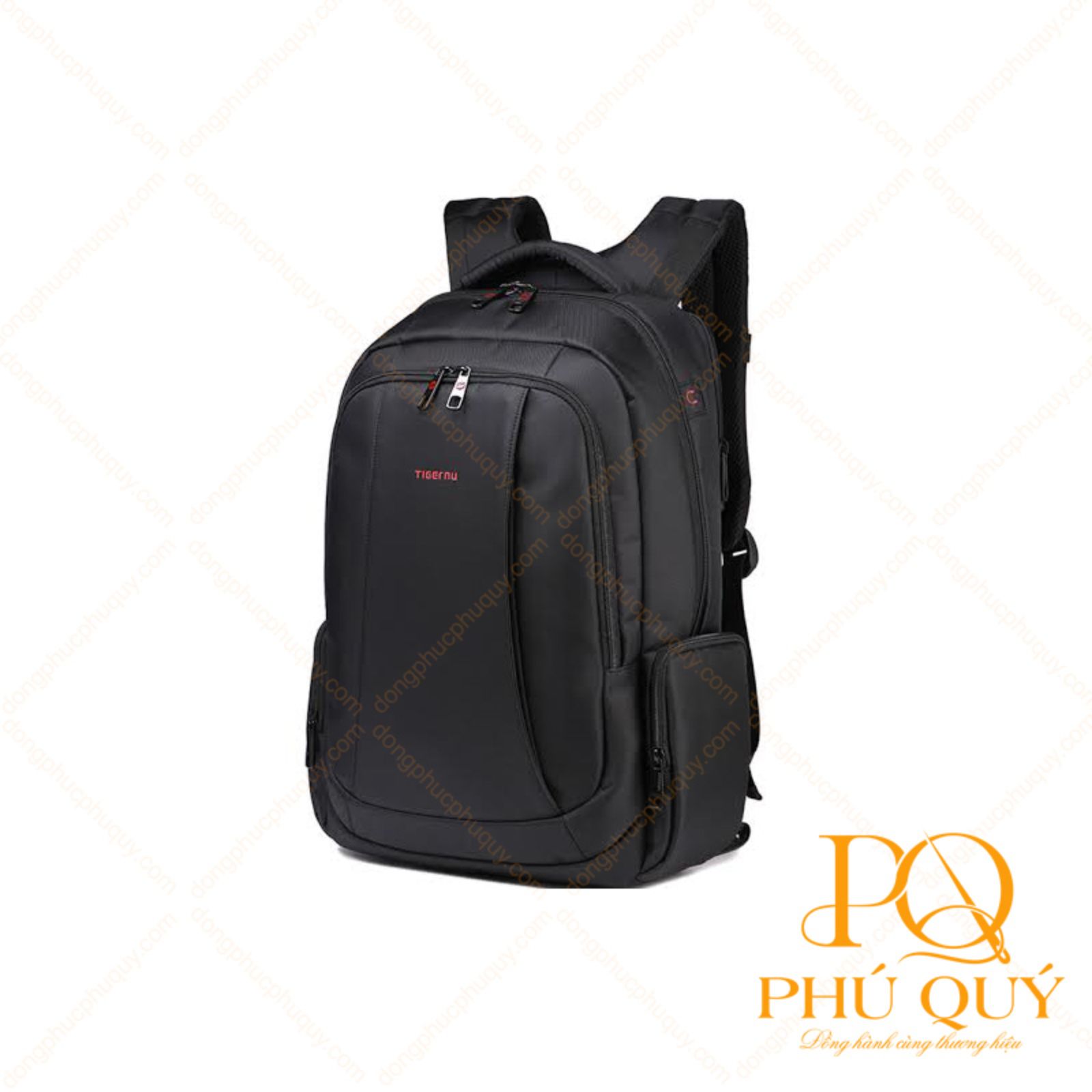 Mẫu balo du lịch màu đen đơn giản tại xưởng may balo Phú Quý