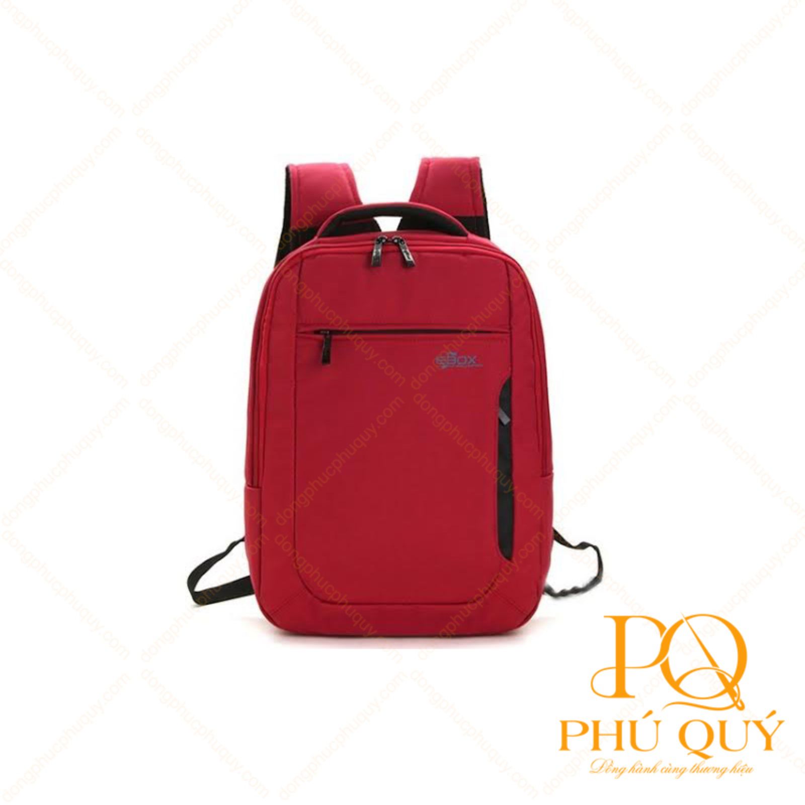 Mẫu may balo du lịch màu đỏ trơn