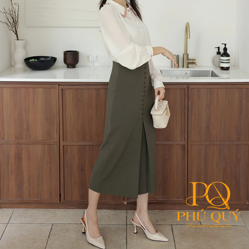 Kết hợp giày slingback với váy công sở