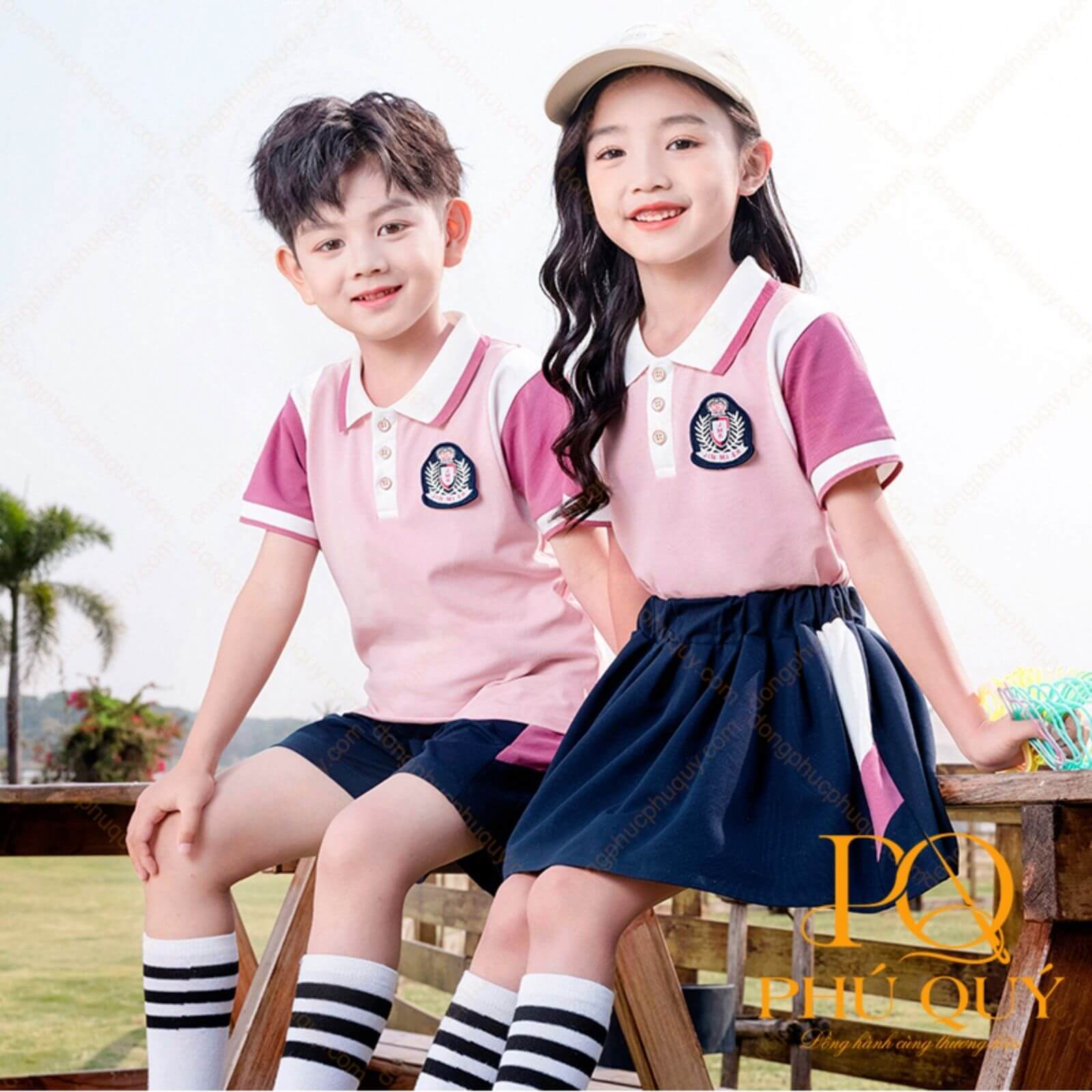 Đồ cho bé mầm non màu tím