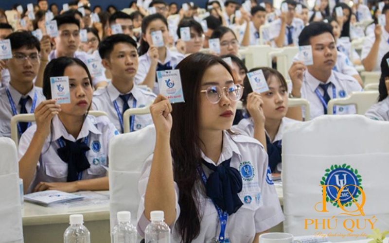 Đồng phục áo sơ mi Đại học Luật TPHCM
