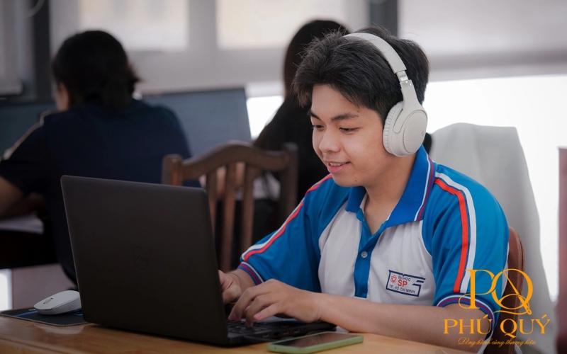 Áo polo đồng phục sinh viên Đại học Sư phạm TPHCM
