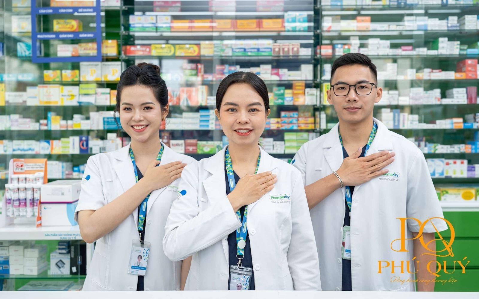 Áo blouse dược sĩ nhà thuốc Pharmacity
