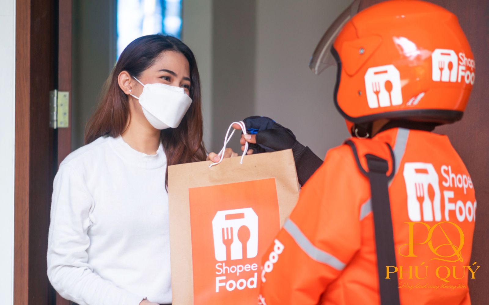 Mẫu đồng phục nhân viên giao thức ăn