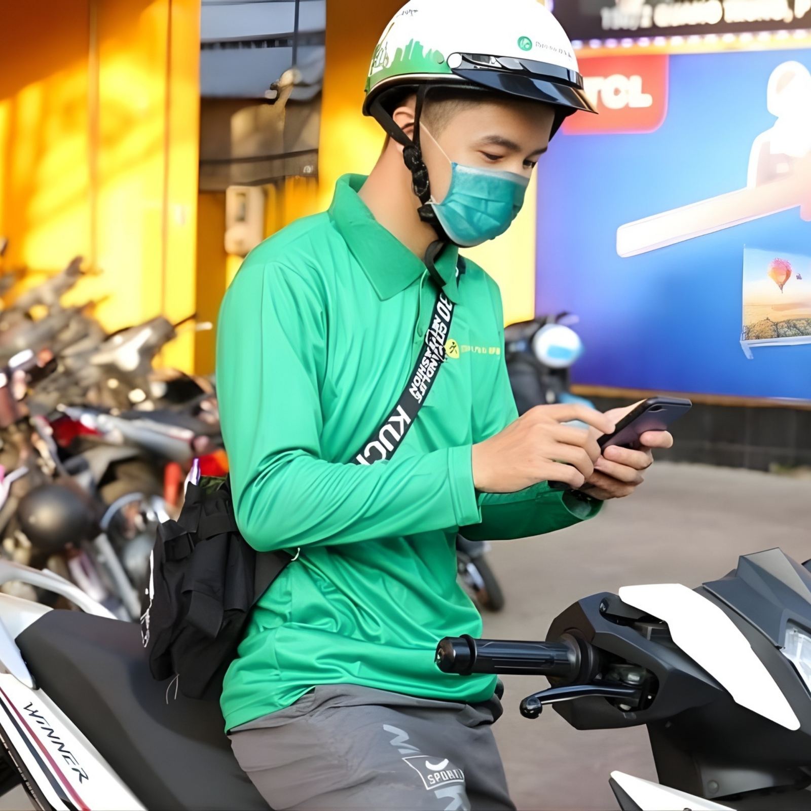 đồng phục nhân viên Bách Hóa Xanh shipper