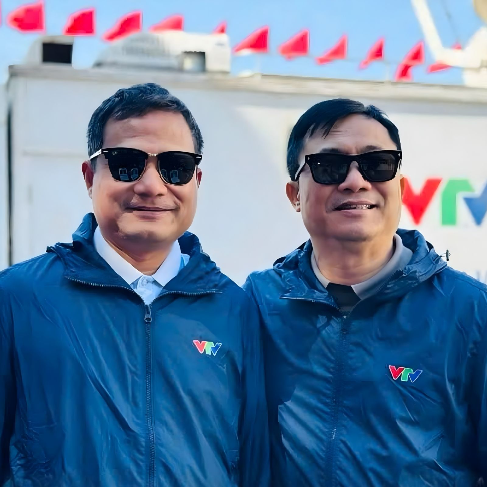 Áo khoác đồng phục VTV