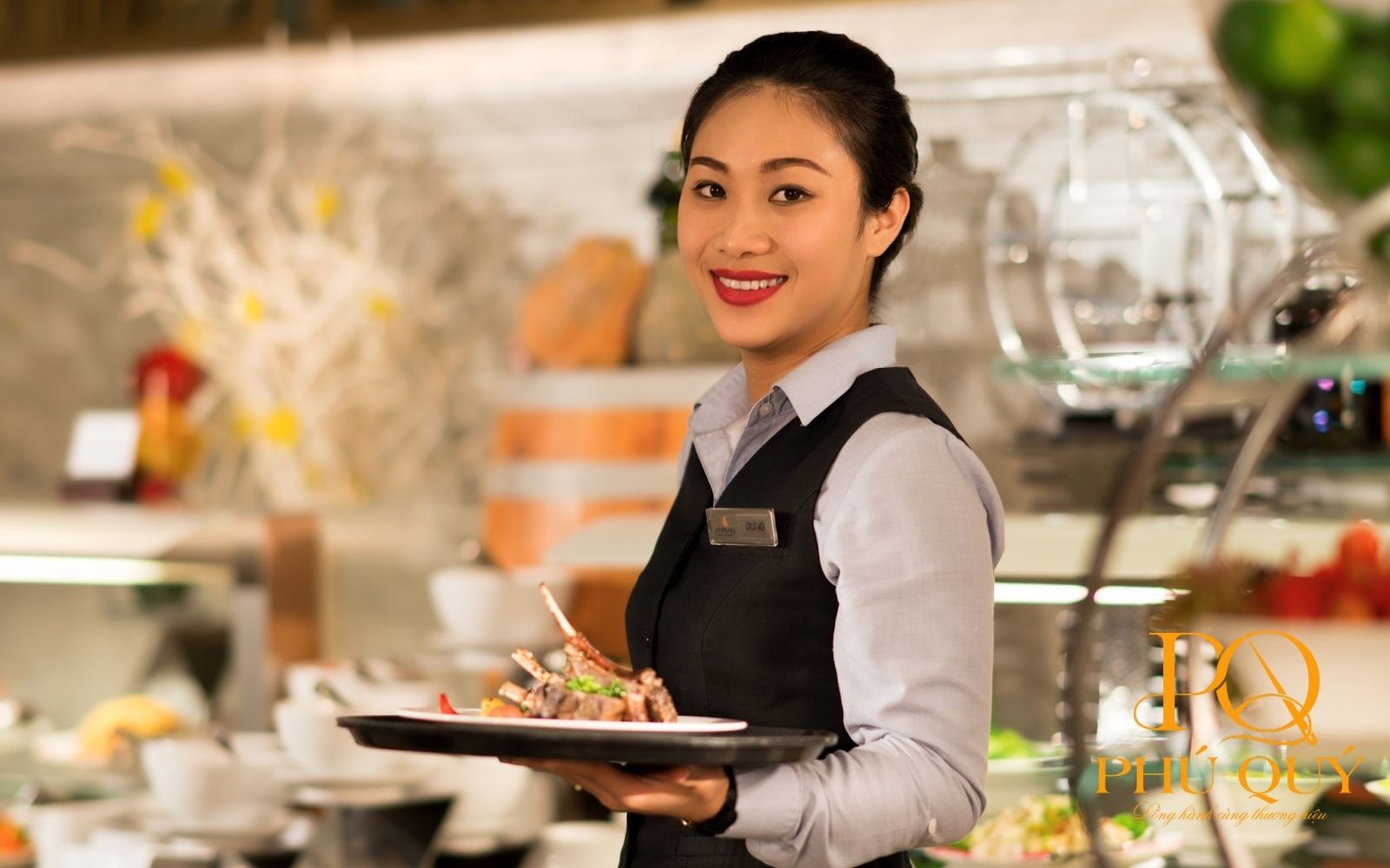 Gile phối áo sơ mi cho nhân viên phục vụ