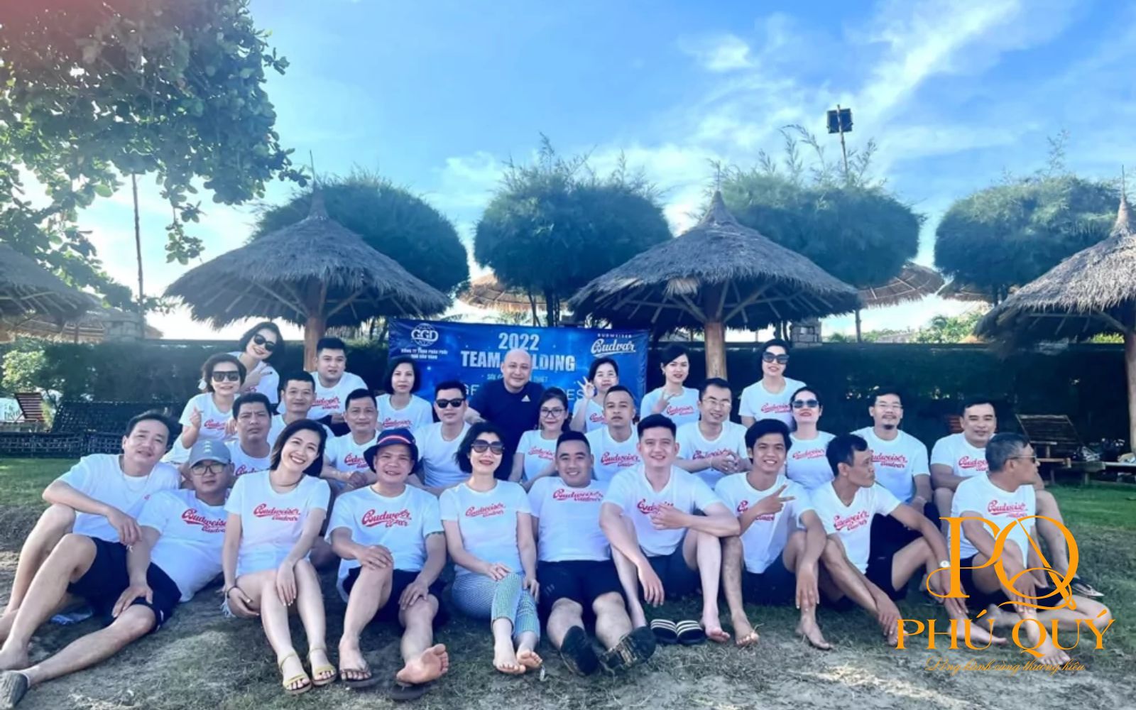 Đồng phục teambuilding Budweiser
