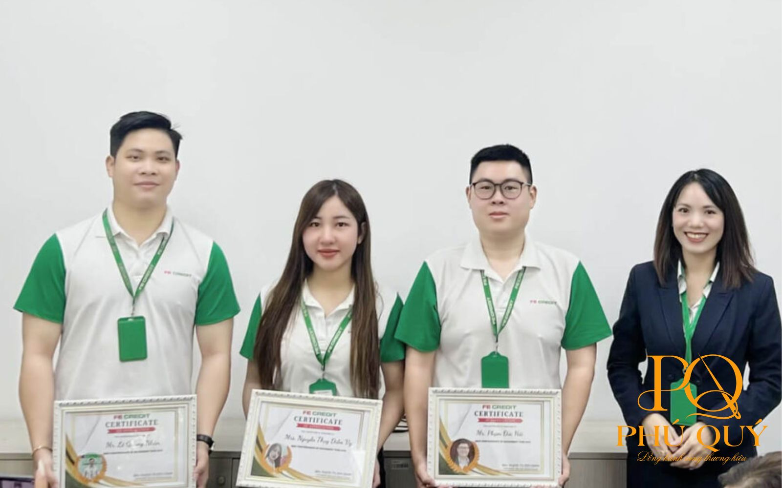 Đồng phục FE Credit nhân viên