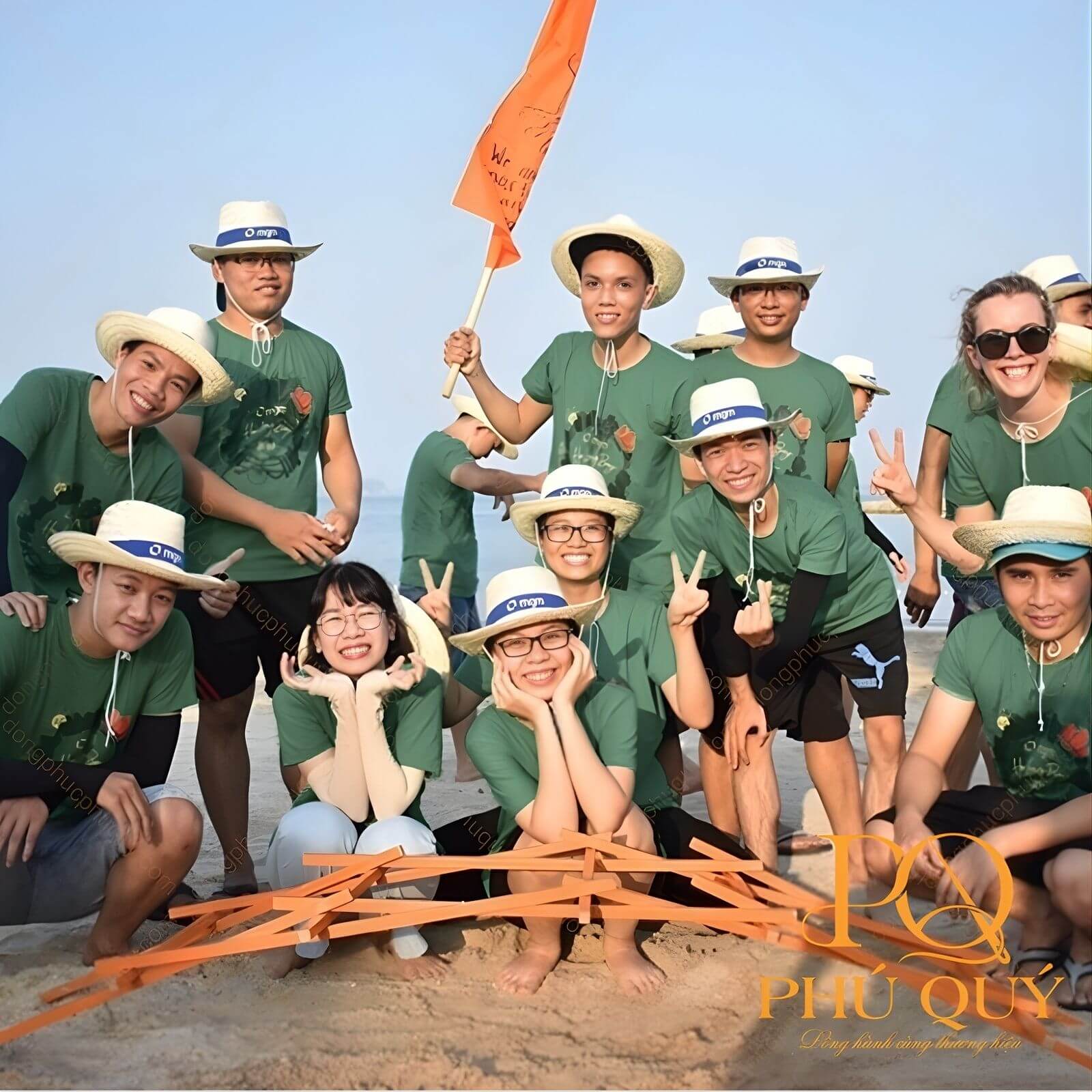 Áo đồng phục màu xanh rêu teambuilding