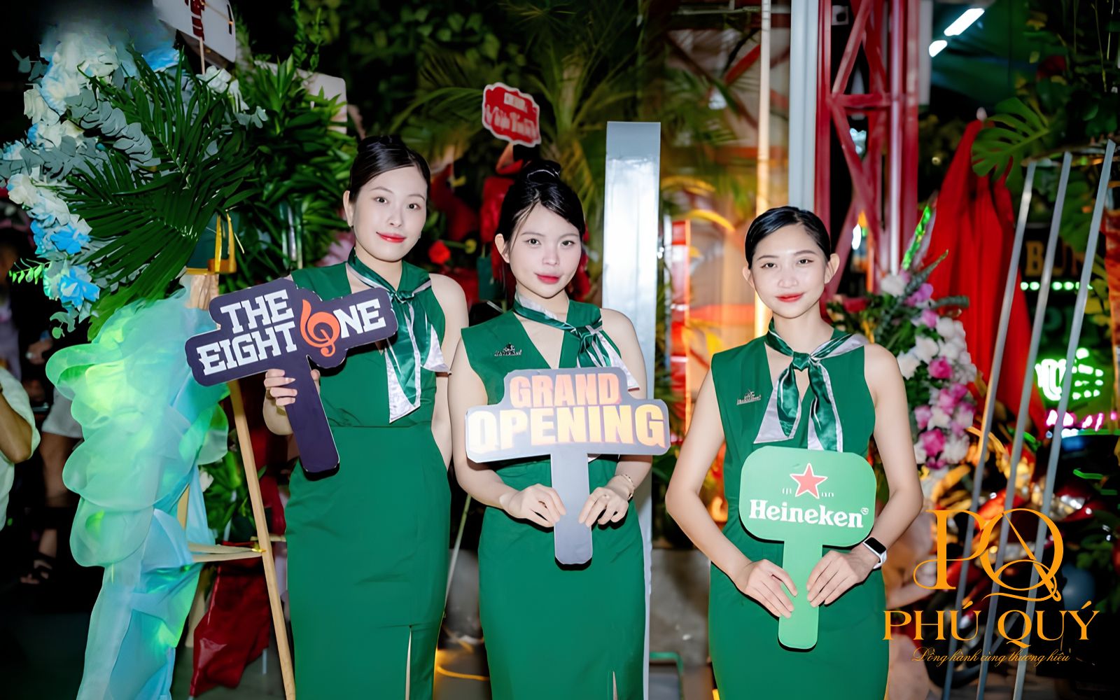 Trang phục cho nhân viên bia Heineken