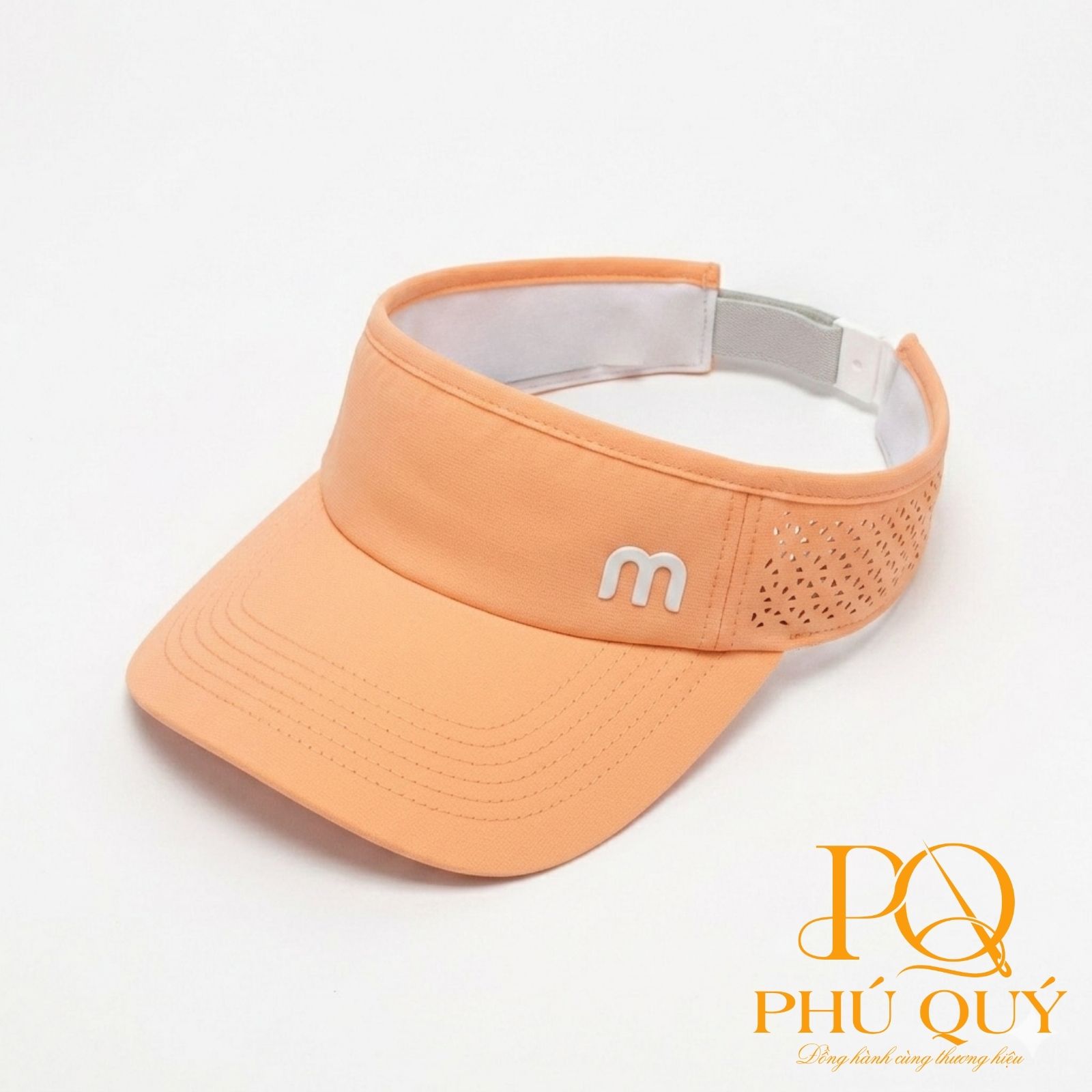 Mũ nửa đầu tại xưởng may nón du lịch Phú Quý