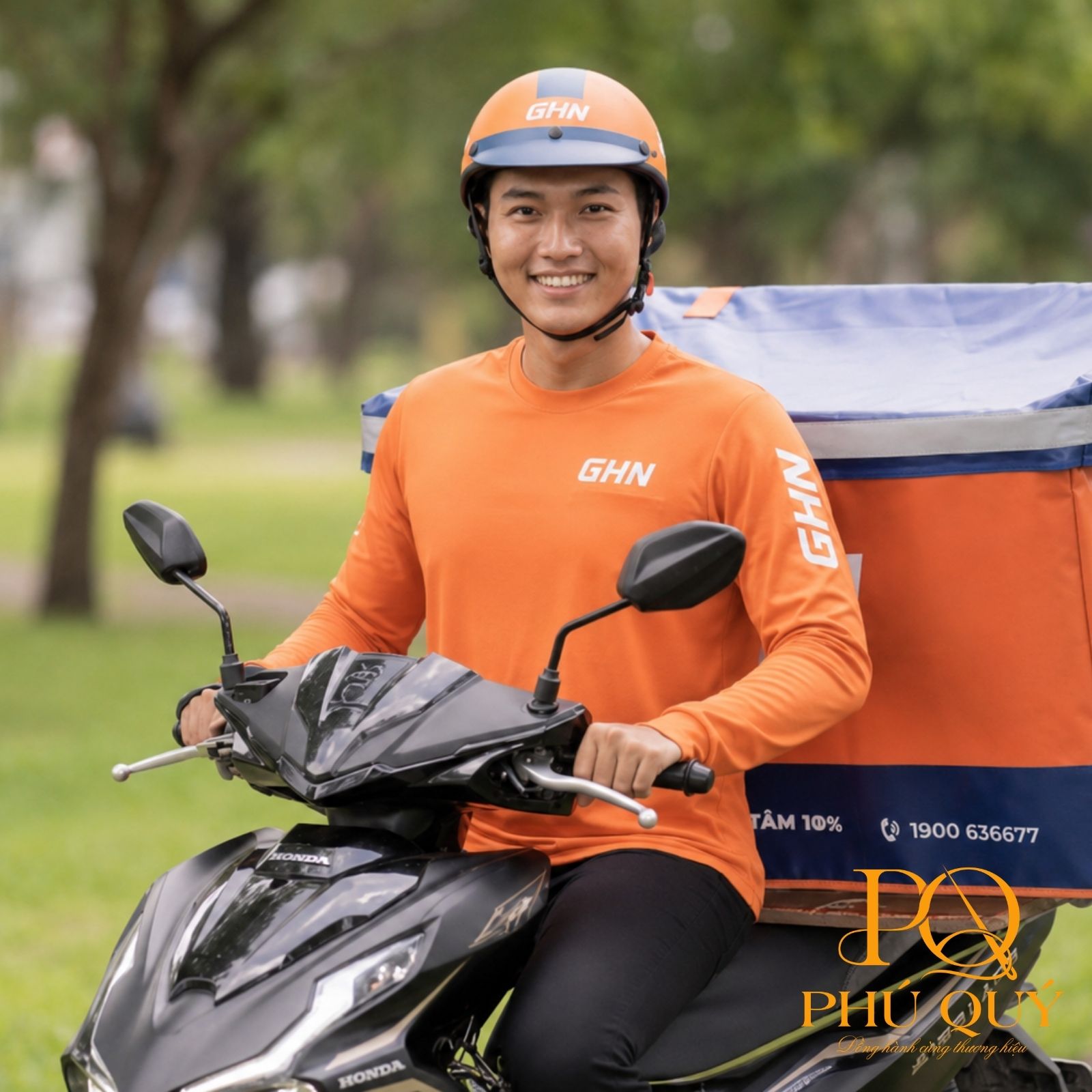Đồng phục shipper cổ tròn năng động