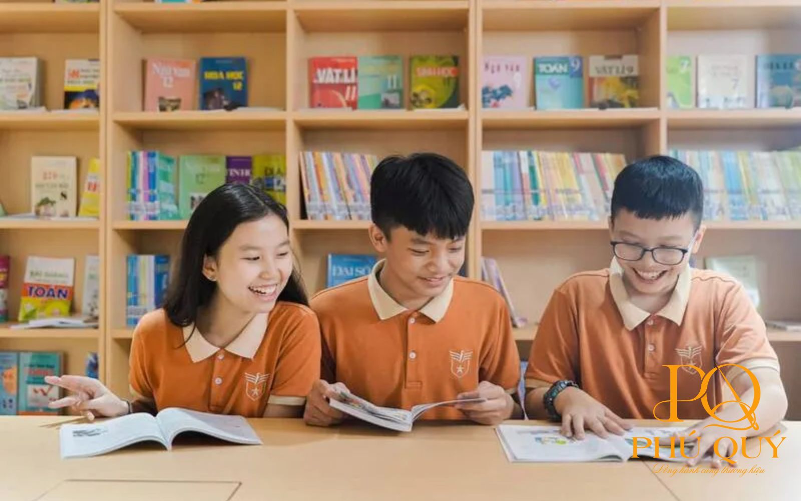 đồng phục trường Nam Mỹ UTS