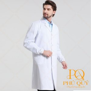 Áo blouse bác sĩ nam cổ bẻ danton tay dài của Đồng Phục Phú Quý