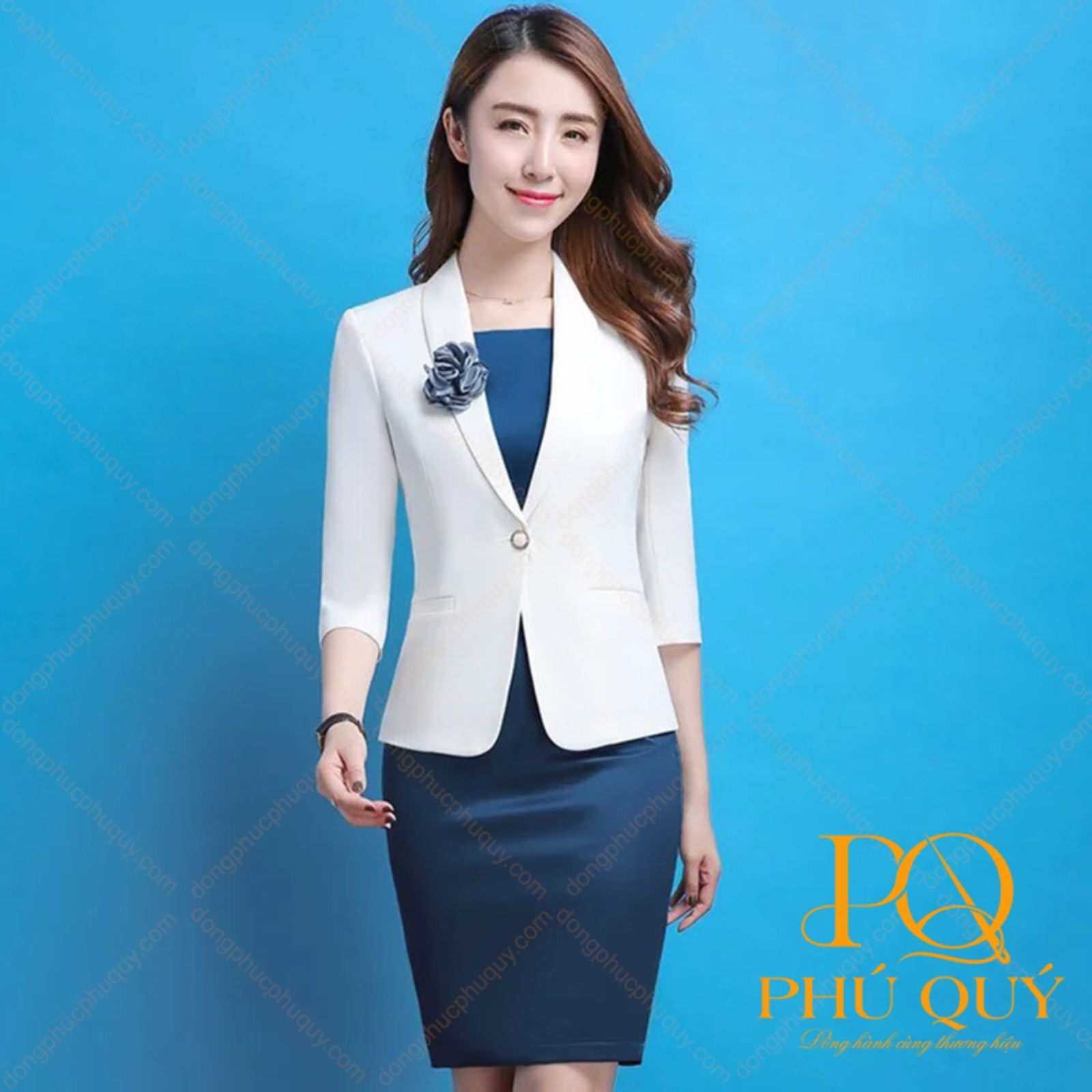 Mẫu đầm liền đồng phục phối áo vest nữ cho lễ tân của Đồng Phục Phú Quý