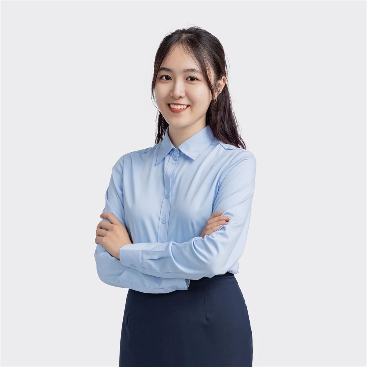 Đồng phục áo sơ mi ngân hàng màu xanh cho nhân viên giao dịch