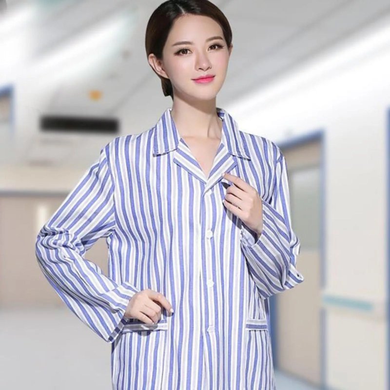 Áo bệnh nhân theo khoa - mẫu áo kẻ sọc xanh trắng cài nút phía trước